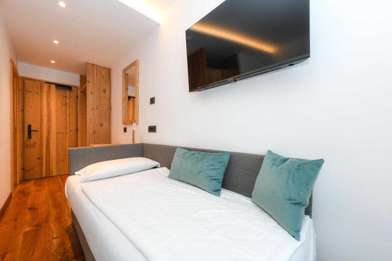 Bepy Hotel Garni Giustino エクステリア 写真