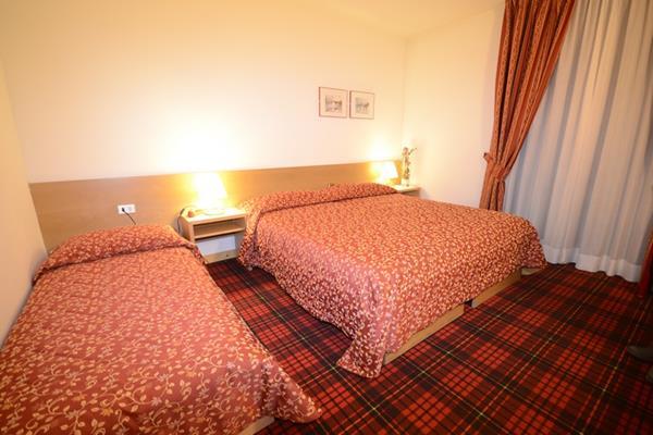 Bepy Hotel Garni Giustino エクステリア 写真