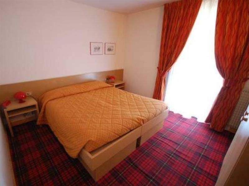 Bepy Hotel Garni Giustino エクステリア 写真