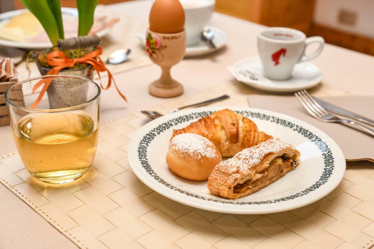 Bepy Hotel Garni Giustino エクステリア 写真